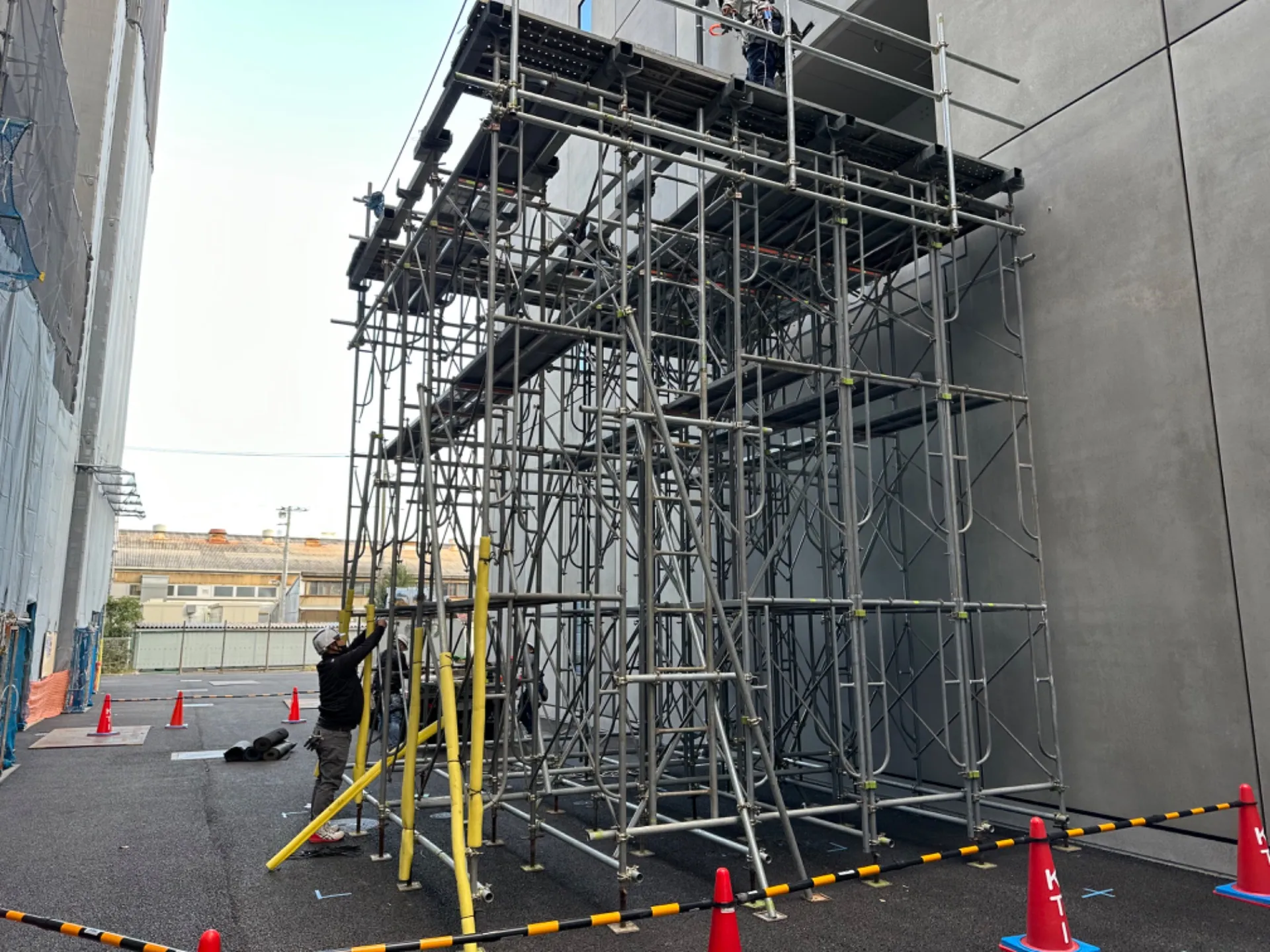 重量物搬入用 櫓ステージ